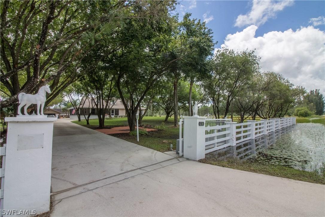 12301 Shawnee Rd., Fort Myers, FL 33913