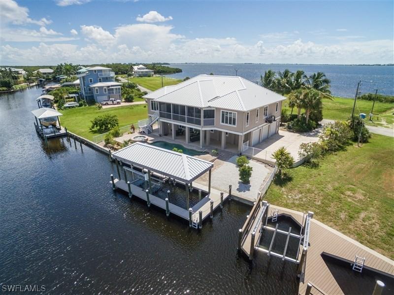2159 Macadamia Ln., St. James City, FL 33956