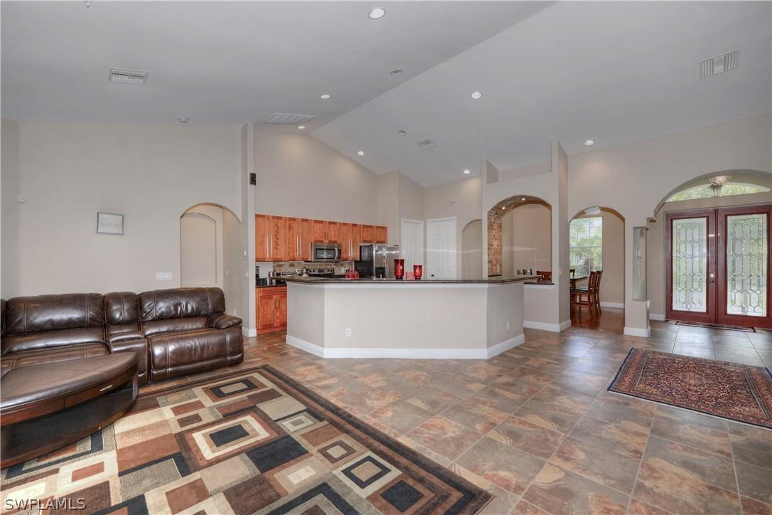 819 Jefferson Ave., Lehigh Acres, FL 33936