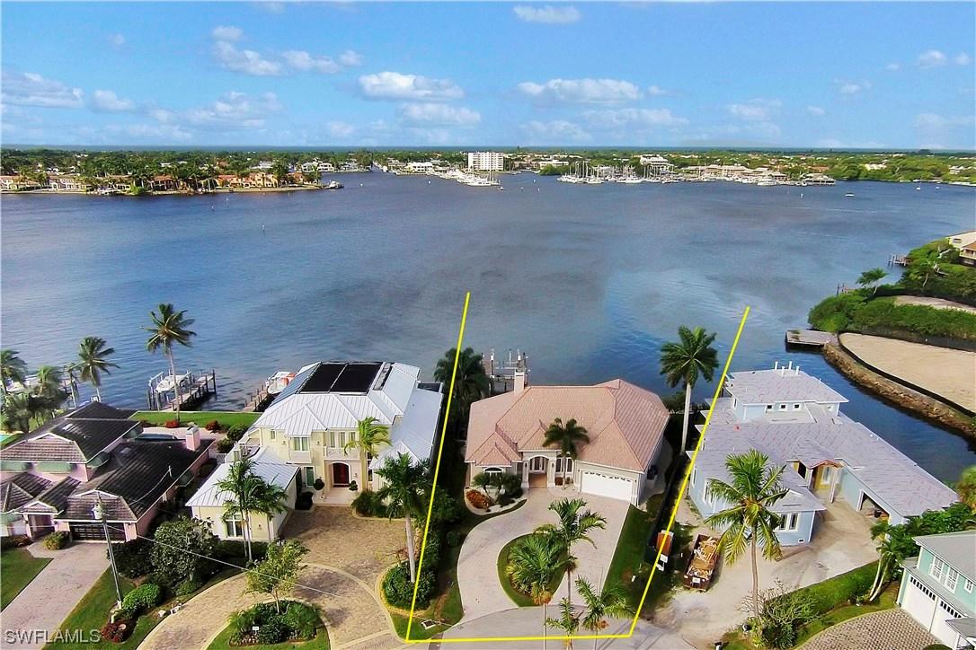 1521 Dolphin Ln., Naples, FL 34102