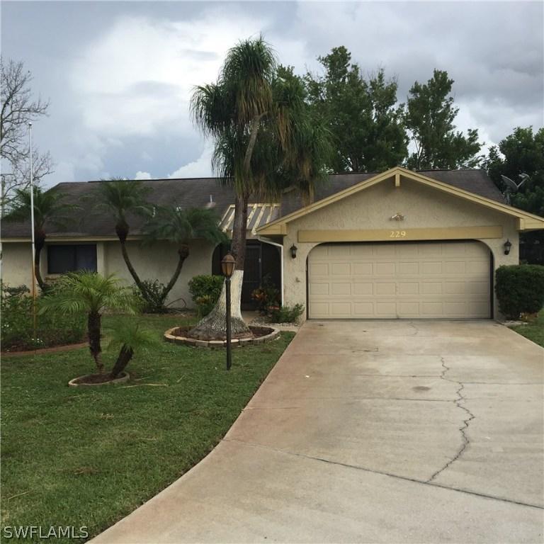 229 Kiteview Dr., Lehigh Acres, FL 33936