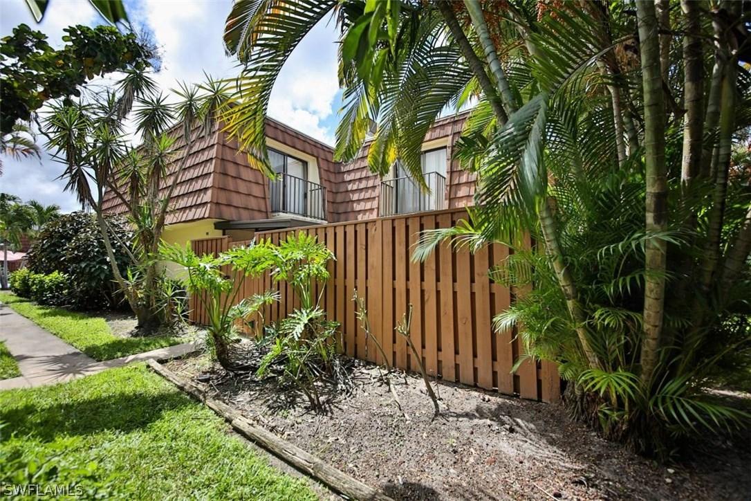 5233 Cedarbend Dr. #4, Fort Myers, FL 33919