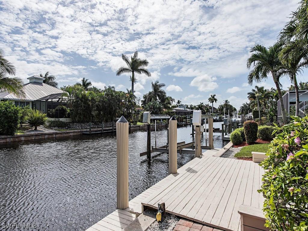 1893 Snook Dr., Naples, FL 34102