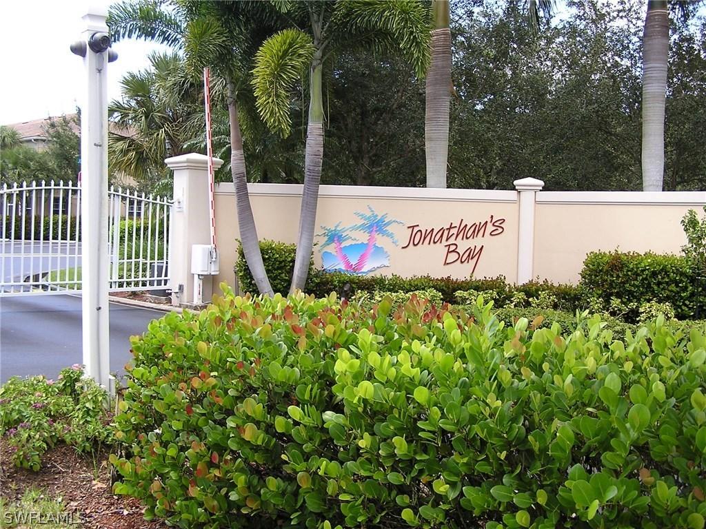 6091 Jonathans Bay Cir. #201, Fort Myers, FL 33908