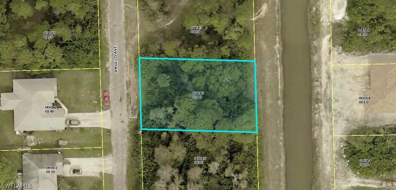 1014 Angelo Ave., Lehigh Acres, FL 33971