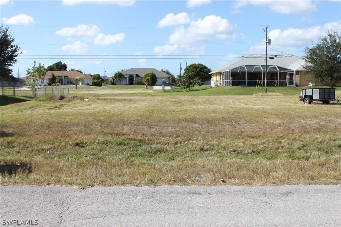 470 NE 2nd Ave., Cape Coral, FL 33909