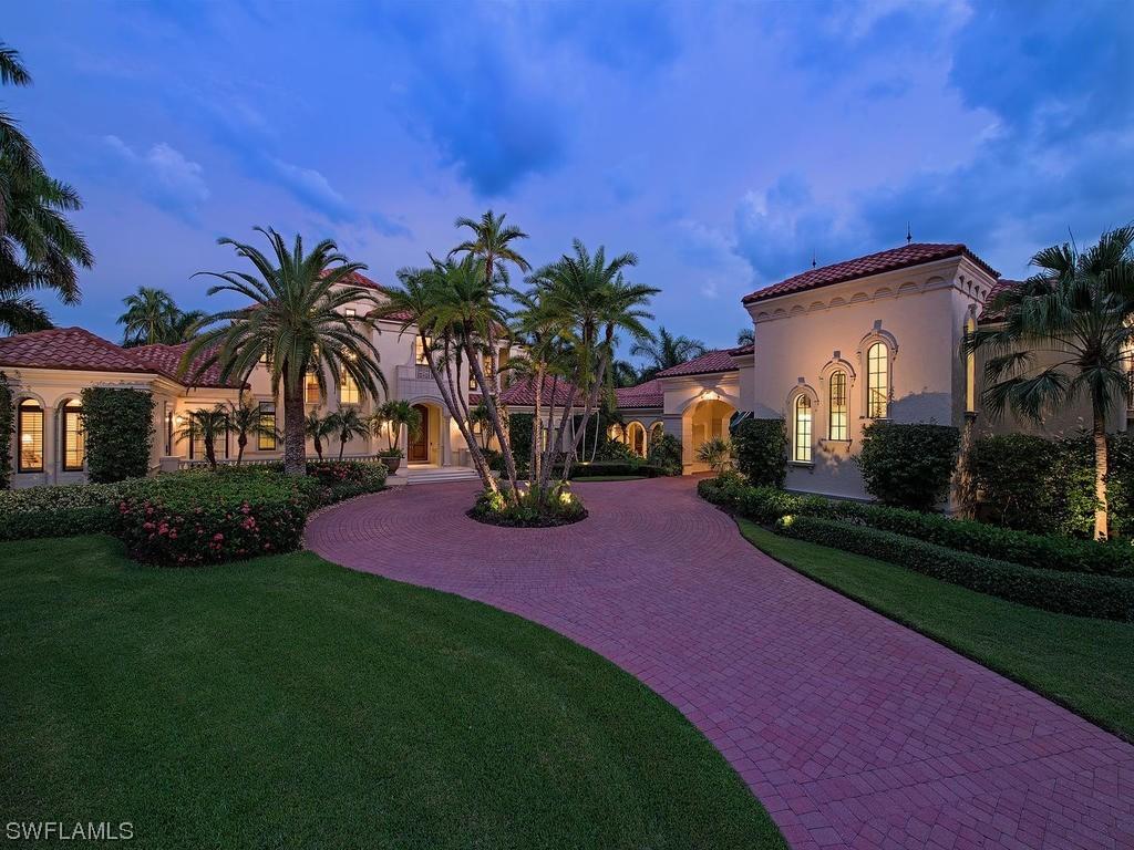 3292 Green Dolphin Ln., Naples, FL 34102