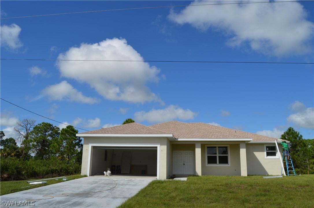 1103 Oak Ave., Lehigh Acres, FL 33972