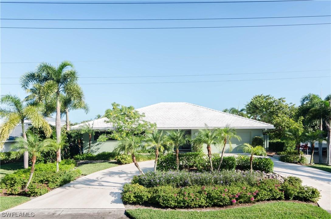 1569 Marlin Dr., Naples, FL 34102