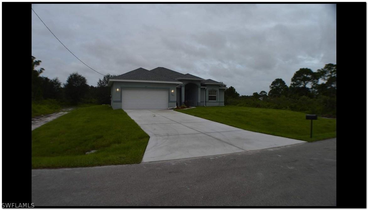 1207 Rush Ave., Lehigh Acres, FL 33972