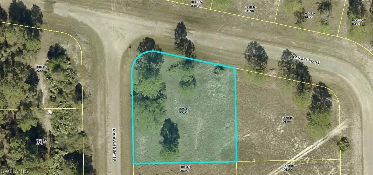 757 Silverstar Ave., Lehigh Acres, FL 33974