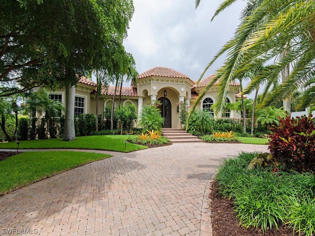 159 6th Ave., Naples, FL 34102