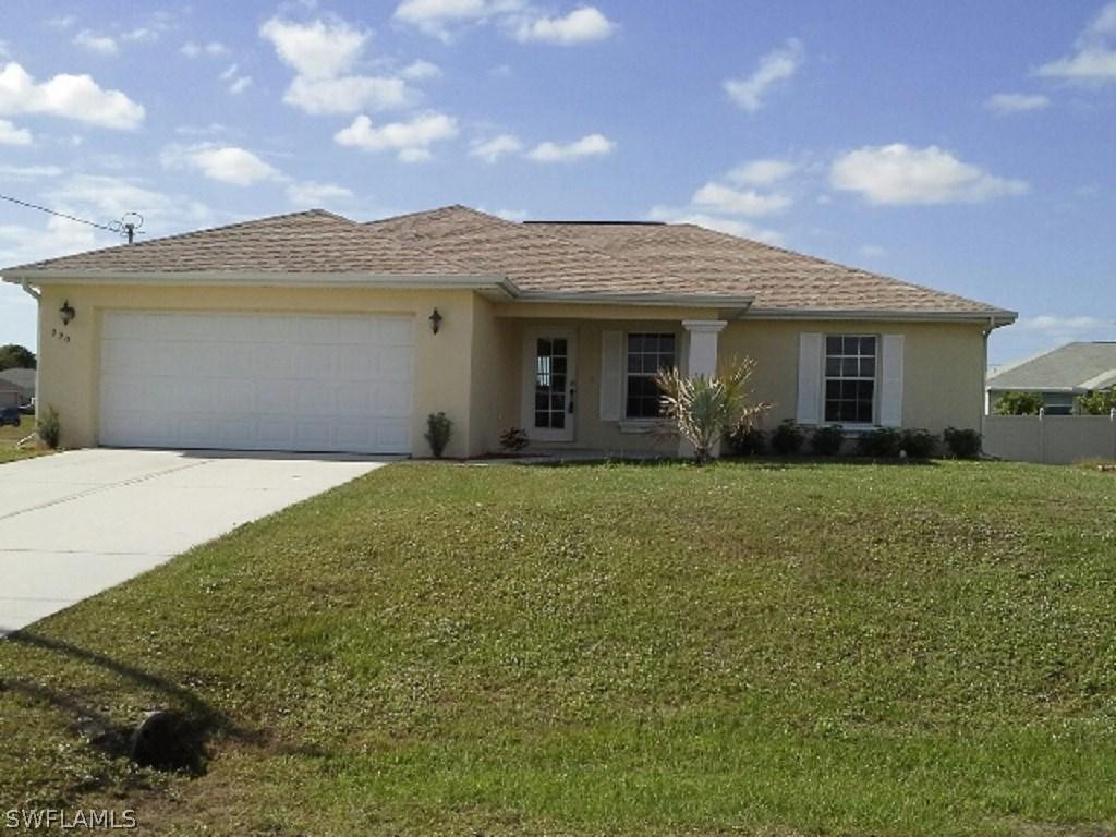 920 NE 4th Pl., Cape Coral, FL 33909