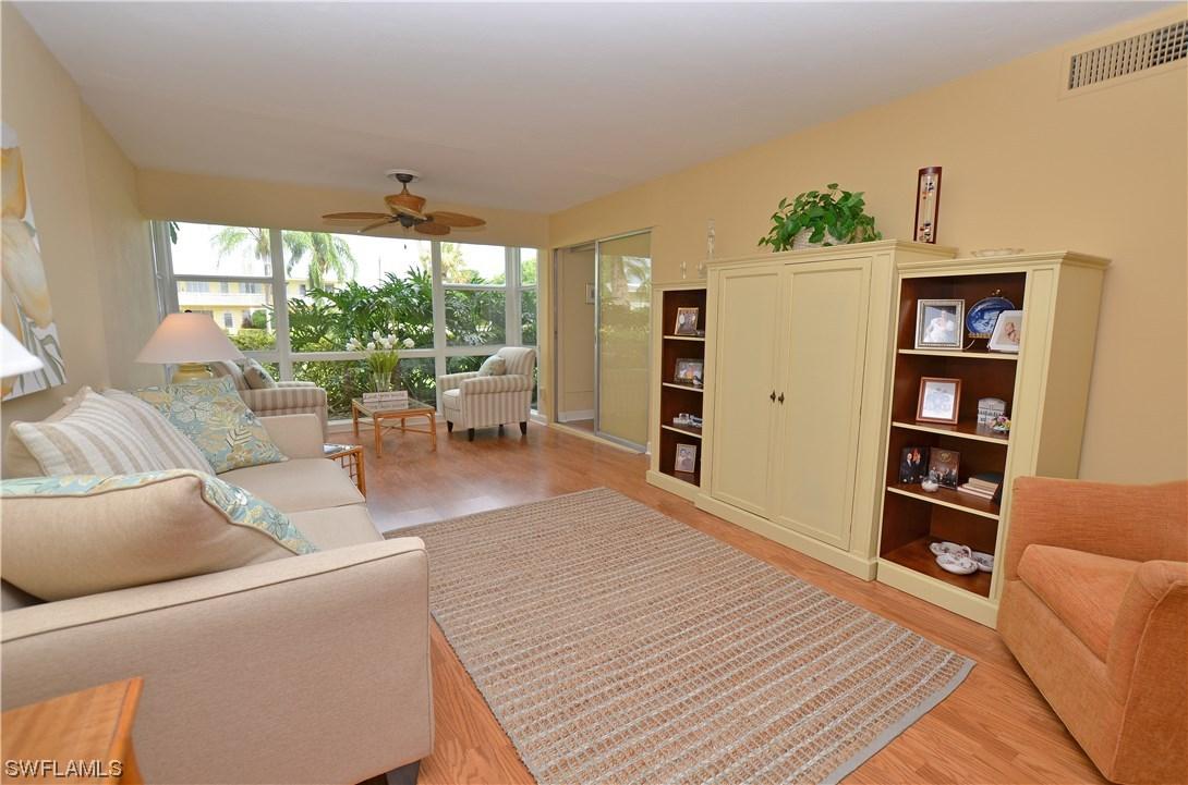 464 12th Ave., Naples, FL 34102