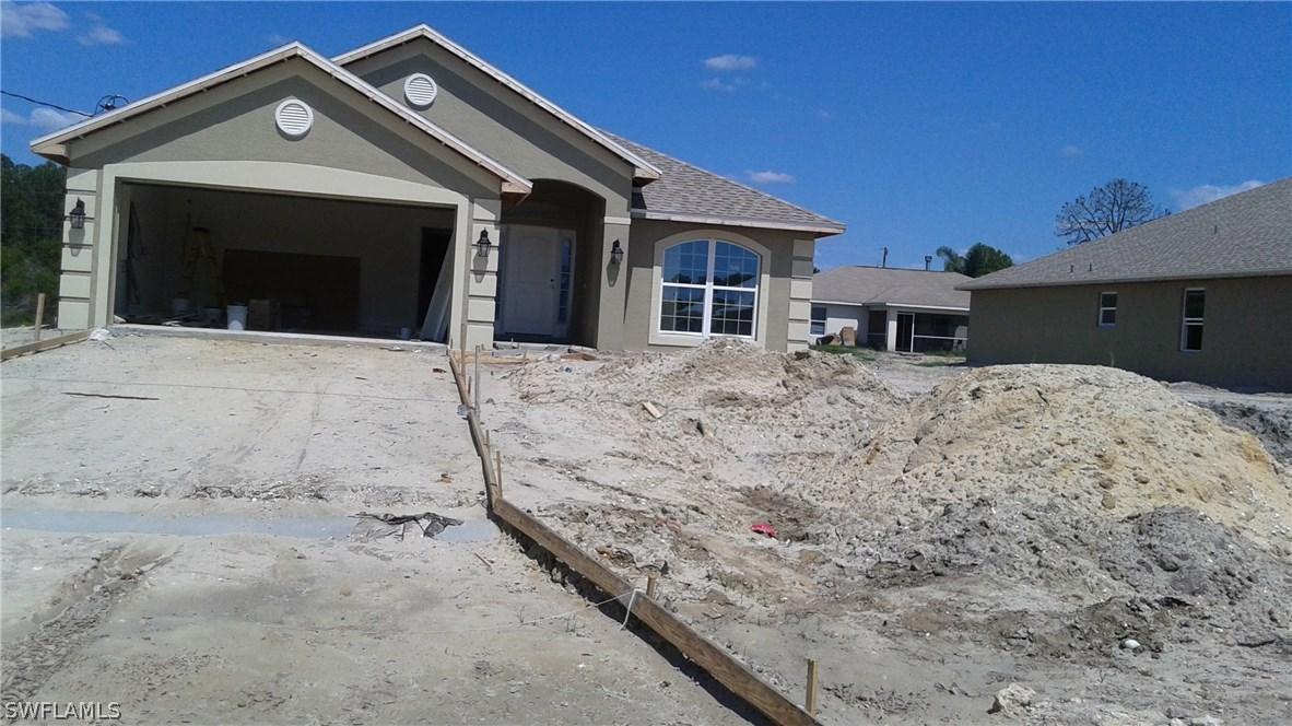 3005 Karen Ave., Lehigh Acres, FL 33976