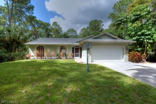 1561 Logan Ct., Naples, FL 34116