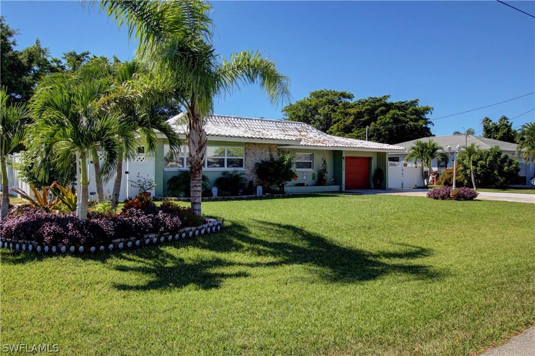 3720 SE 8th Pl., Cape Coral, FL 33904