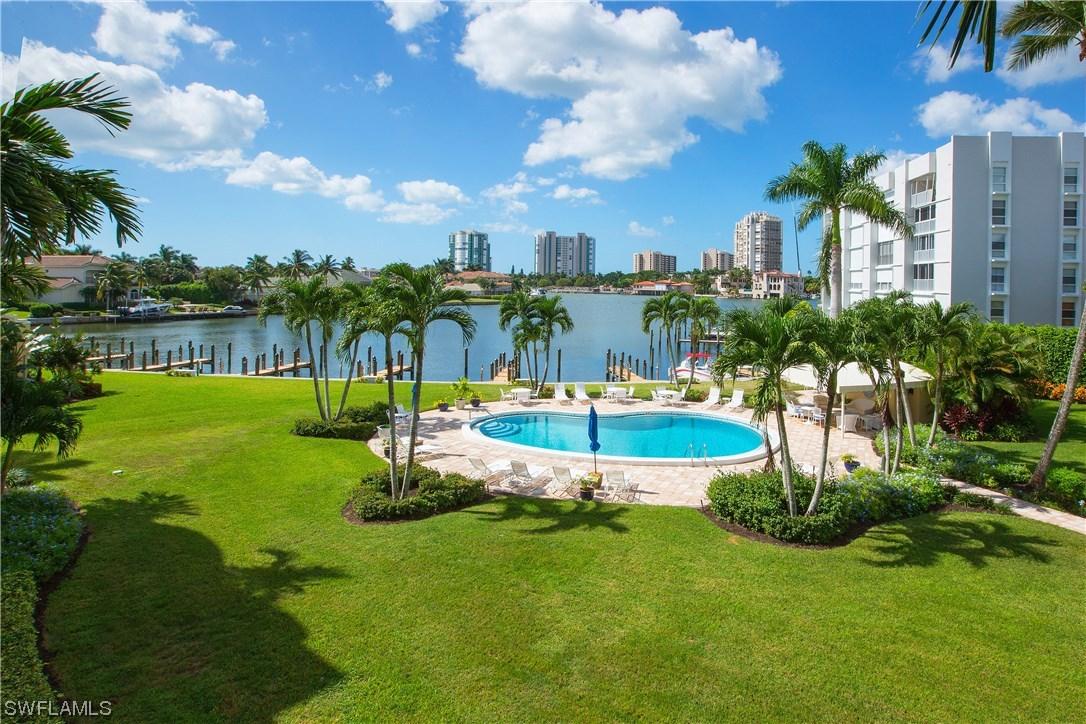 400 Park Shore Dr. #301, Naples, FL 34103