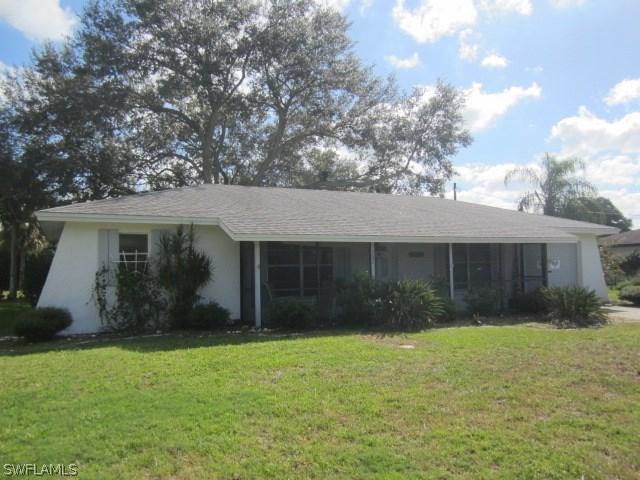 302 Thompson Ave., Lehigh Acres, FL 33936