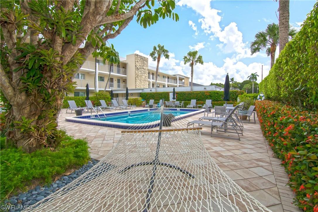 234 Banyan Blvd., Naples, FL 34102