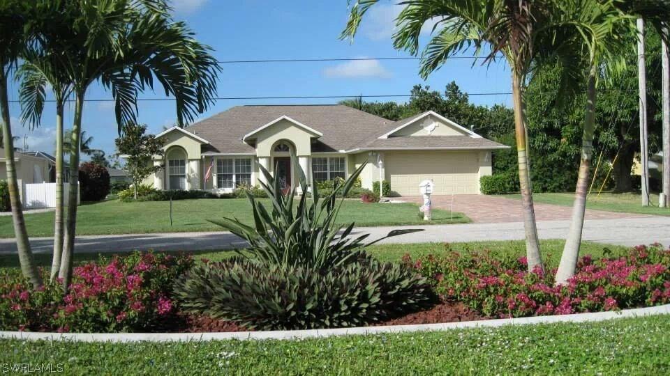 3006 SE 18th Pl., Cape Coral, FL 33904