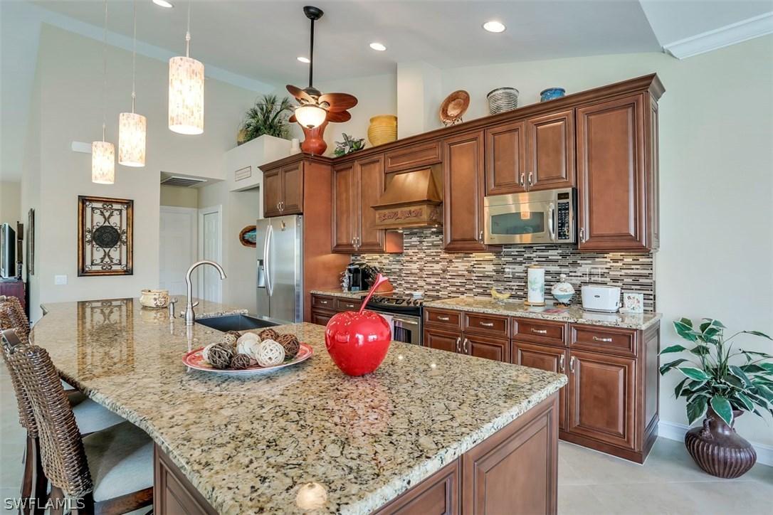 1529 SW 54th Ter., Cape Coral, FL 33914