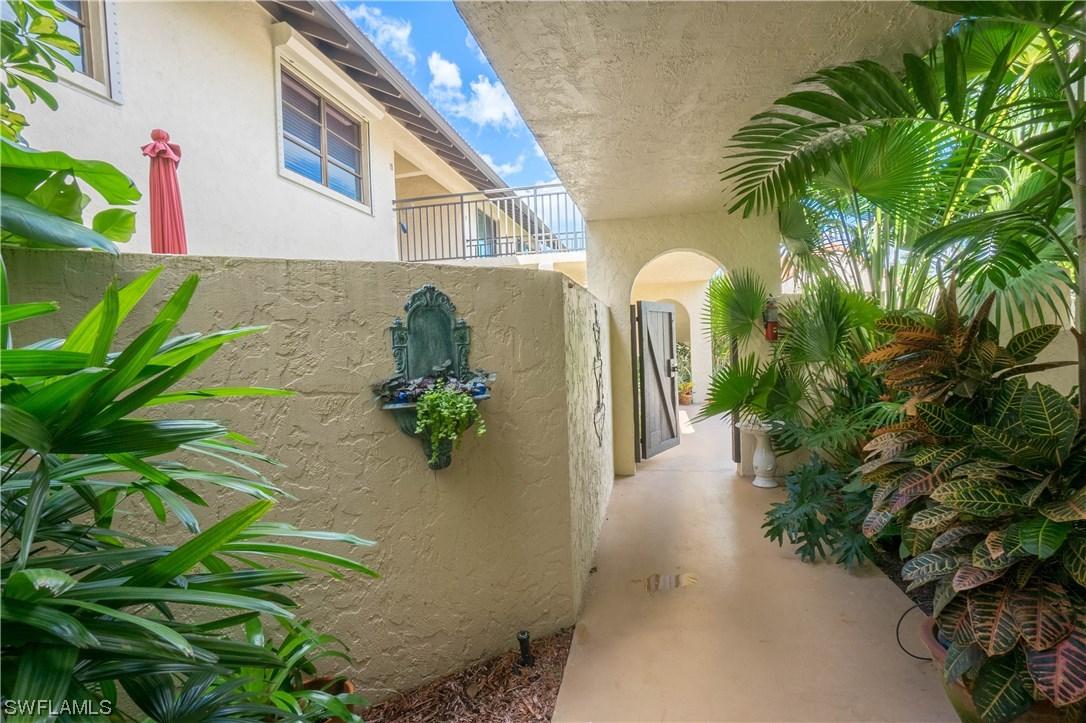 4082 Belair Ln. #9, Naples, FL 34103