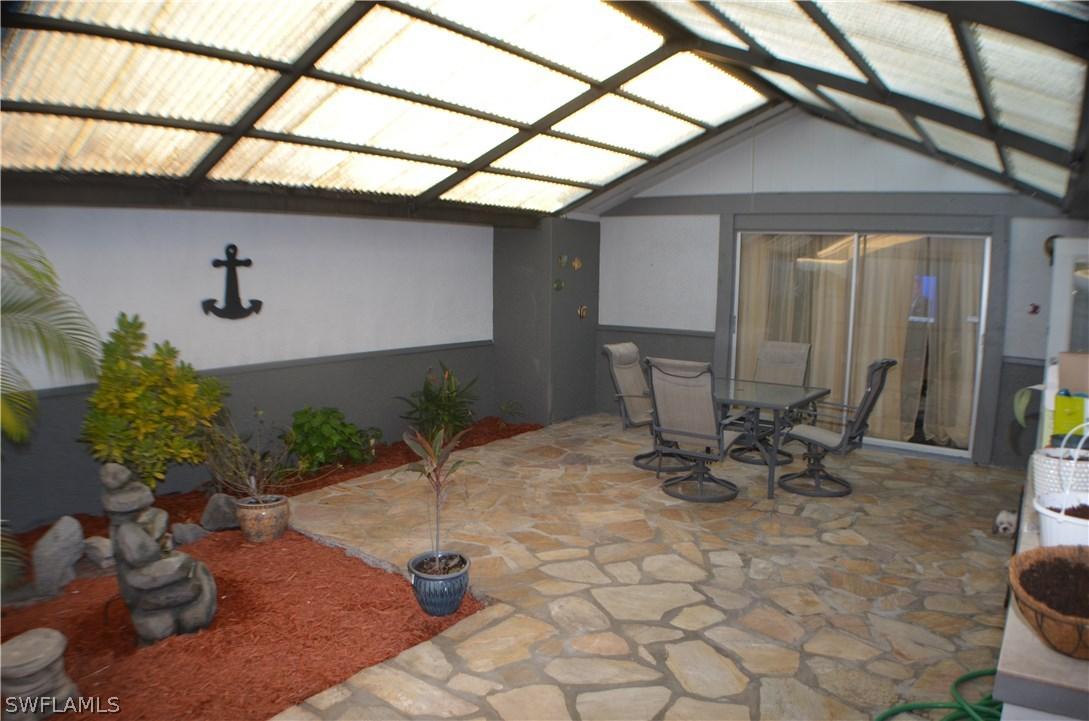 9708 Maplecrest Cir., Lehigh Acres, FL 33936