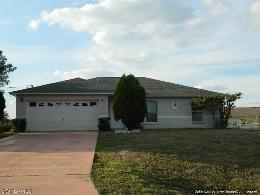 2416 Milton Ave., Lehigh Acres, FL 33973