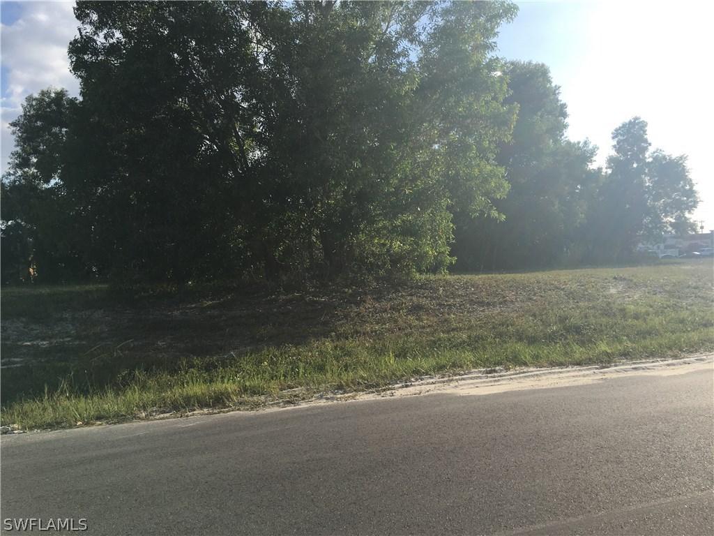 922 SE 8th Ter., Cape Coral, FL 33990