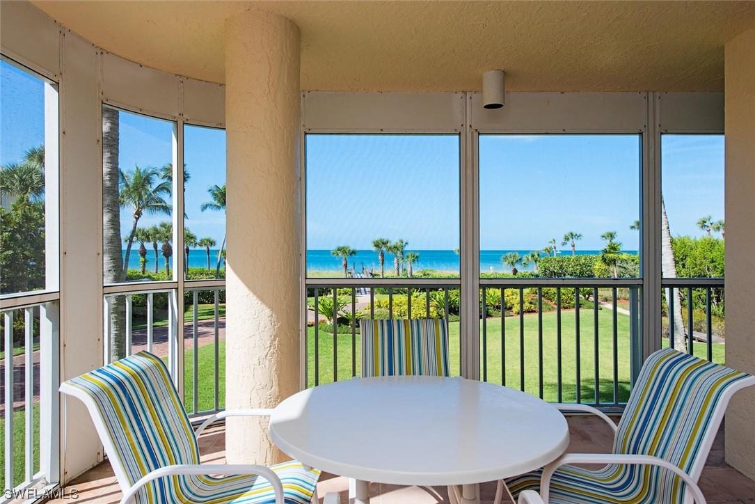 20 Seagate Dr. #101, Naples, FL 34103