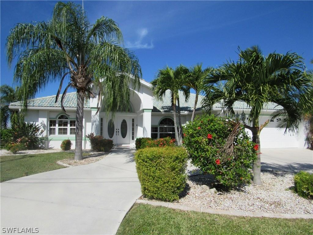 2102 SE 10th Pl., Cape Coral, FL 33990