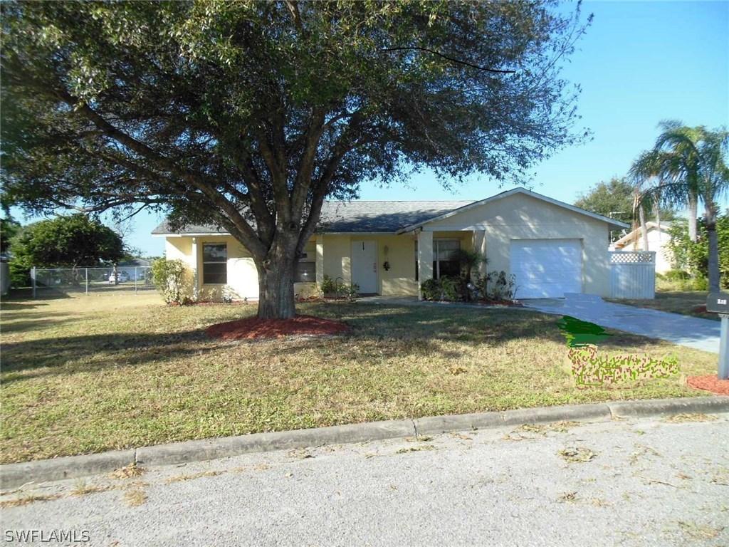 528 Pennview Ave., Lehigh Acres, FL 33936