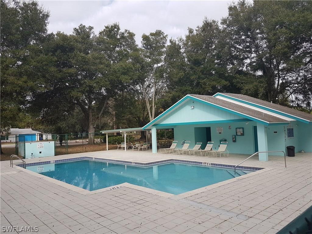 10698 Tuliptree Ct., Lehigh Acres, FL 33936