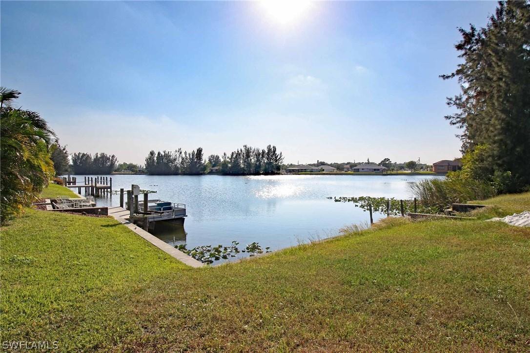 304 SW 3rd Pl., Cape Coral, FL 33991