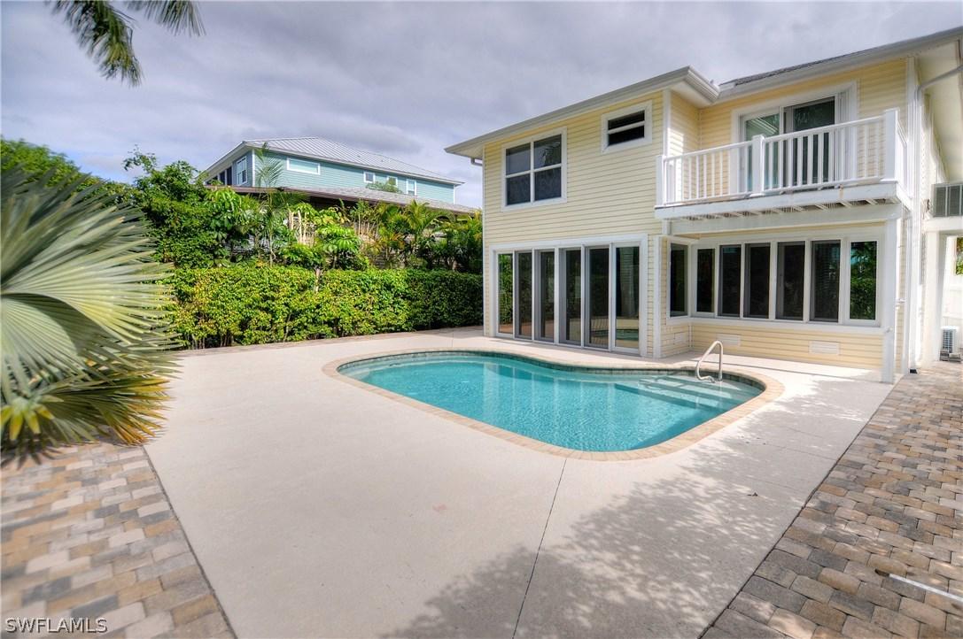 426 Palermo Cir., Fort Myers Beach, FL 33931