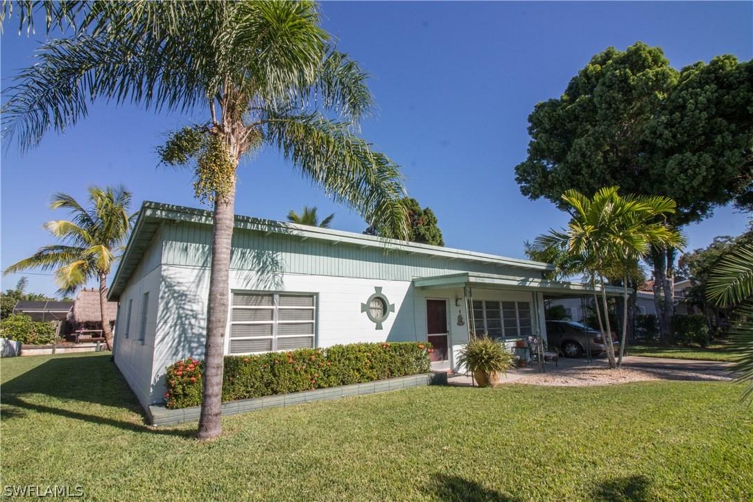 1027 Wyomi Dr., Fort Myers, FL 33919