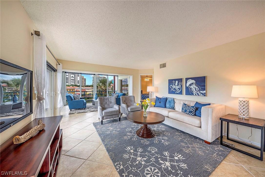 205 Park Shore Dr. #4-434, Naples, FL 34103