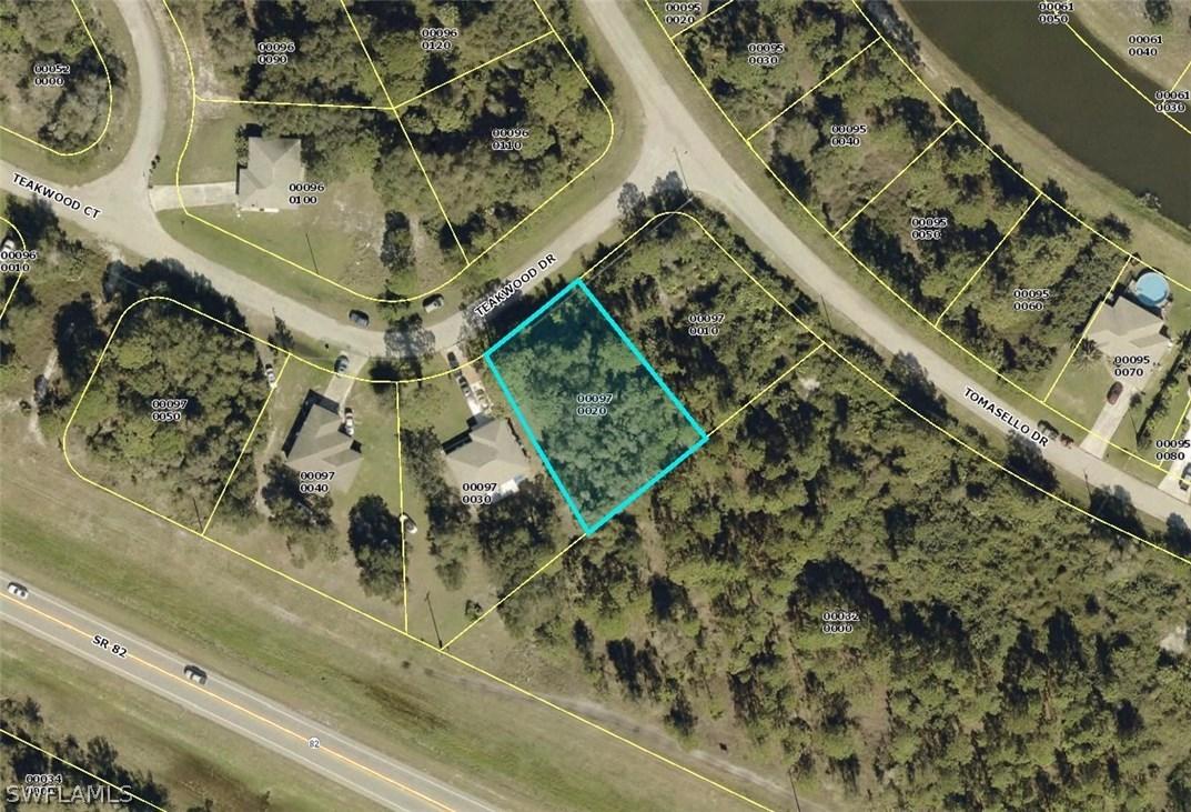 126 Teakwood Dr., Lehigh Acres, FL 33974