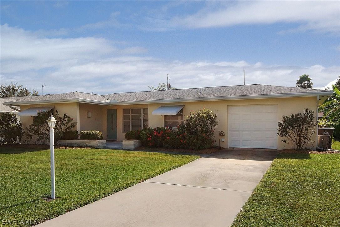 210 SE 46th Ln., Cape Coral, FL 33904