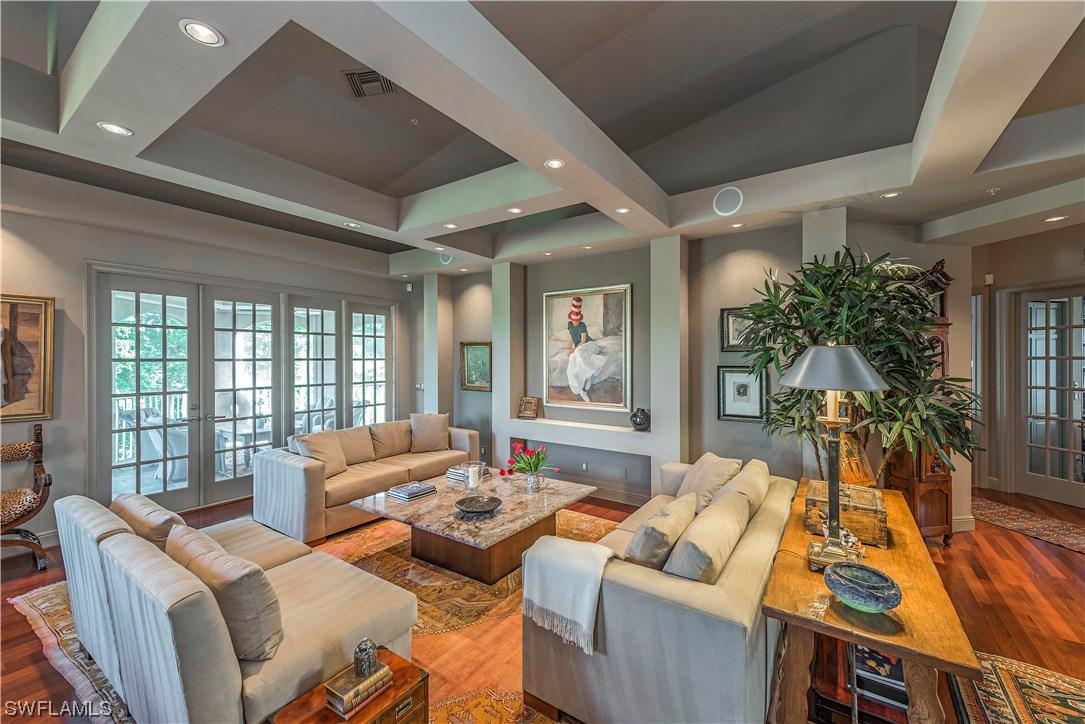 103 Colonade Cir., Naples, FL 34103