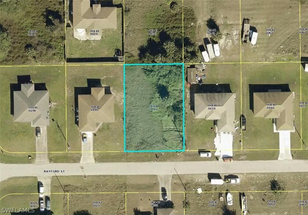 465 Rayford St., Lehigh Acres, FL 33974