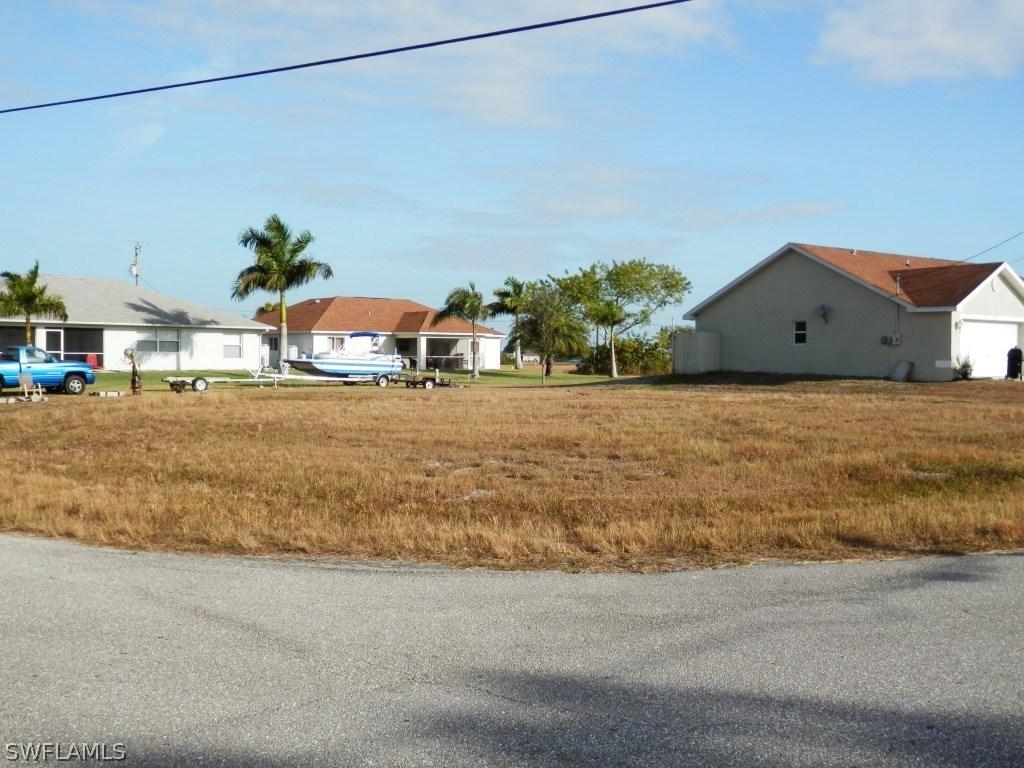 569 NE 4th Ter., Cape Coral, FL 33909