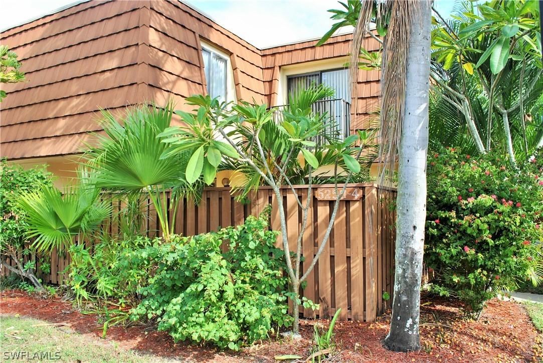 5250 Cedarbend Dr. #4, Fort Myers, FL 33919
