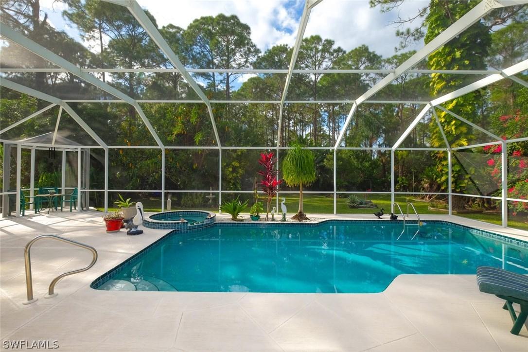 809 Robert Ave., Lehigh Acres, FL 33936