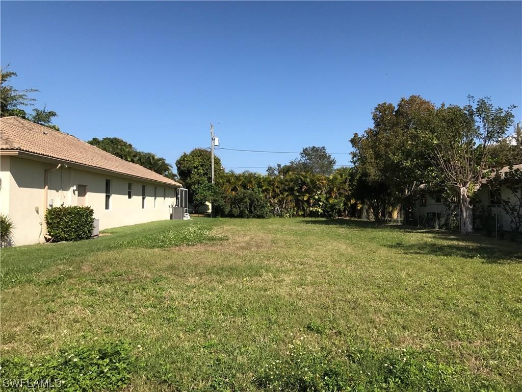 591 97th Ave., Naples, FL 34108