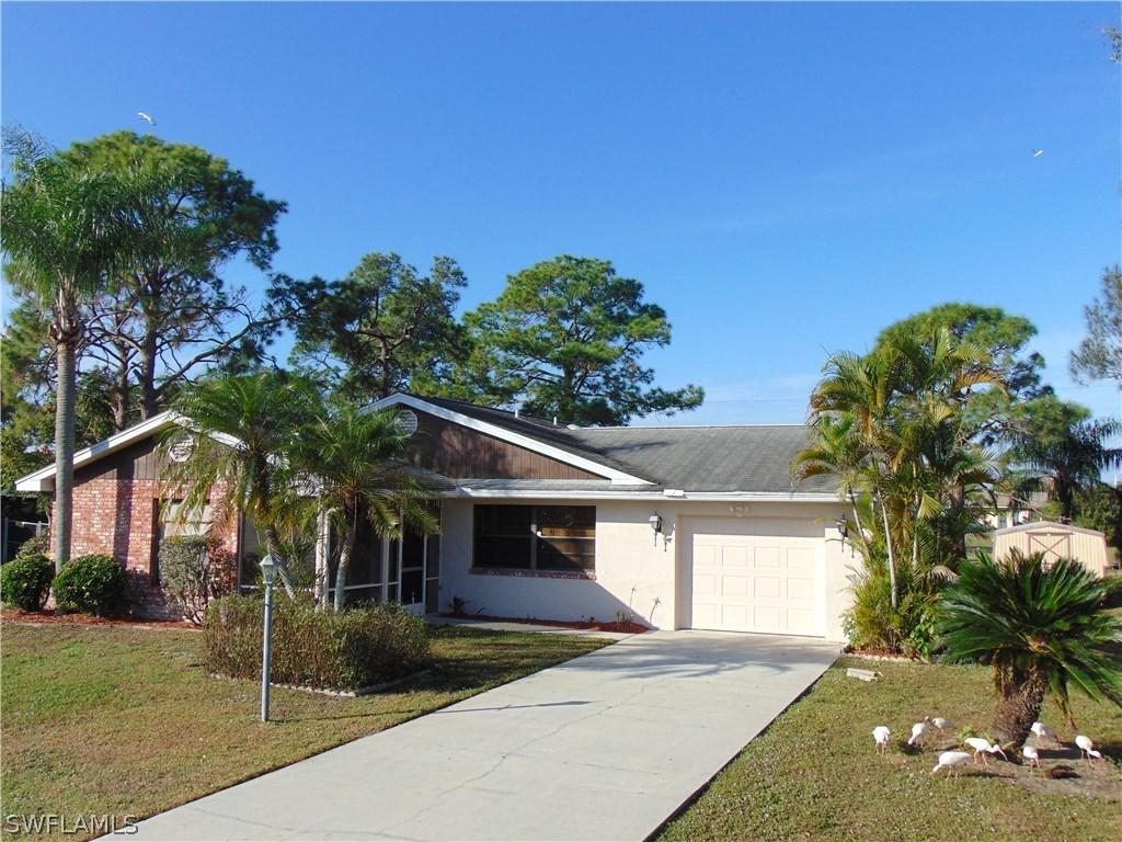 327 Ohio Rd., Lehigh Acres, FL 33936