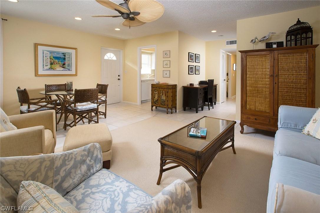 286 4th St. #203, Naples, FL 34102