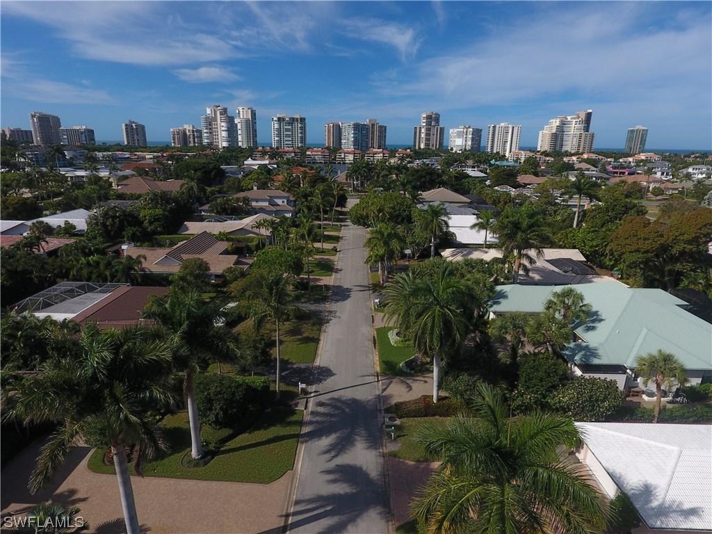 519 Turtle Hatch Ln., Naples, FL 34103