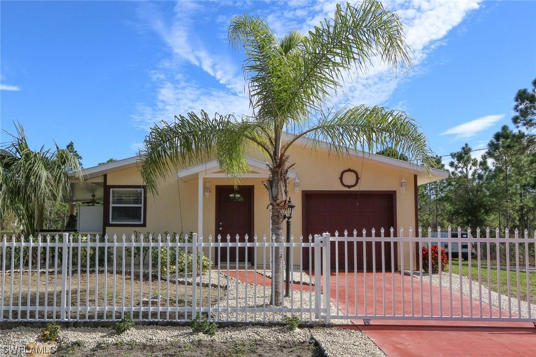 1102 Henry Ave., Lehigh Acres, FL 33972